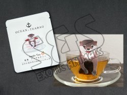 Small-Clawed Otter Apple Tea Bag